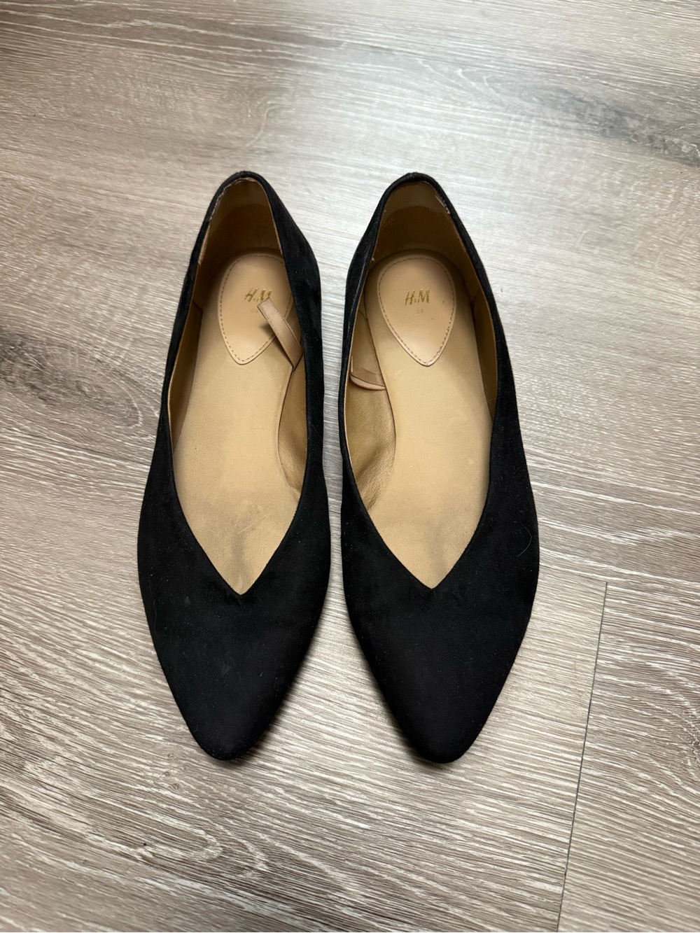 H&M Women's Black Pointed V‑Cut Flats